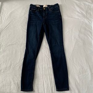 Universal Thread Mid Rise Skinny Jeans Size 2